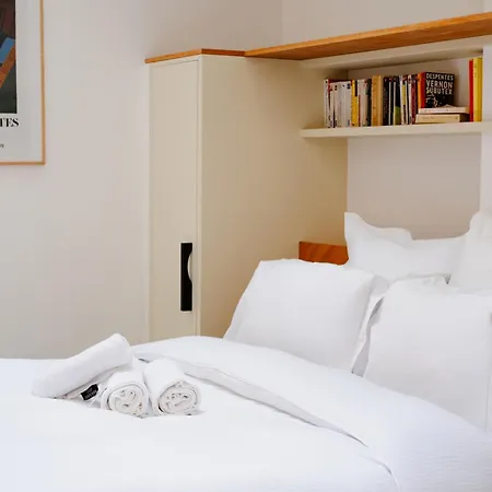 Babylon Montmartre Apartmán *
